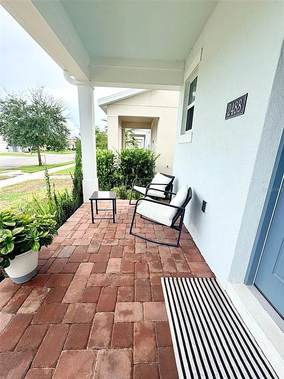3 bed, 2.5 bath, 2062 sqft, $2,595 — Photo 2