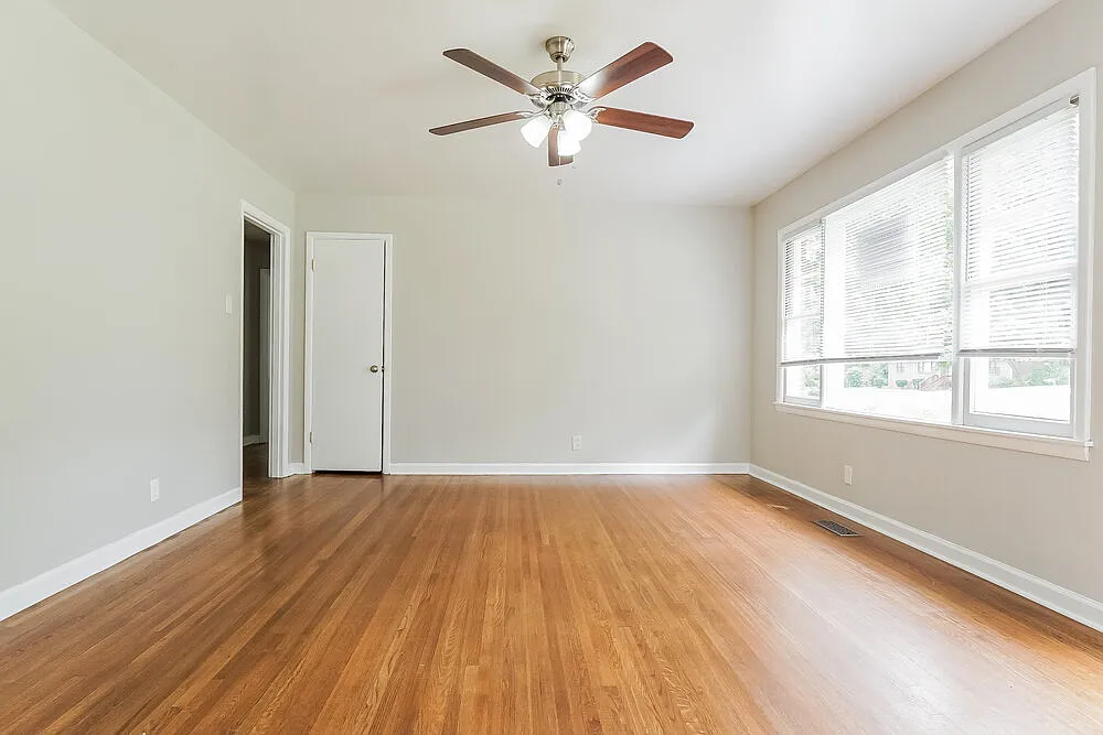 3 bed, 1.0 bath, 1116 sqft, $1,215 — Photo 4