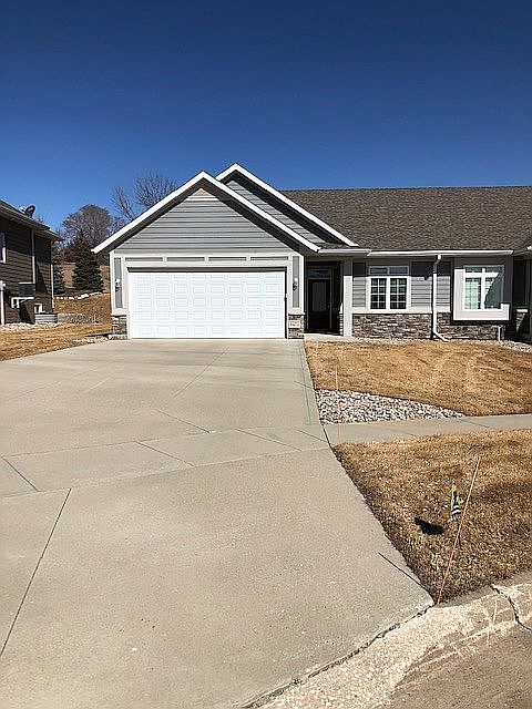 1st image of 6421 Golfview Pl