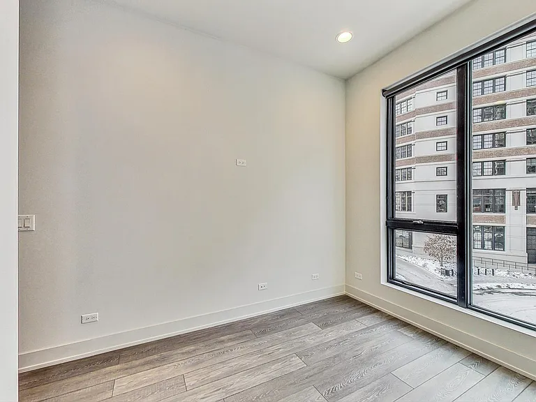 847 N Larrabee St #2F — Photo 7