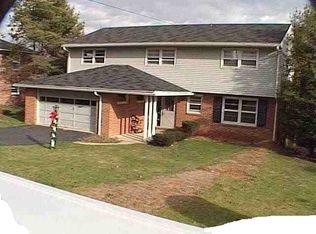 1505 Bonbar Rd, York, PA 17403