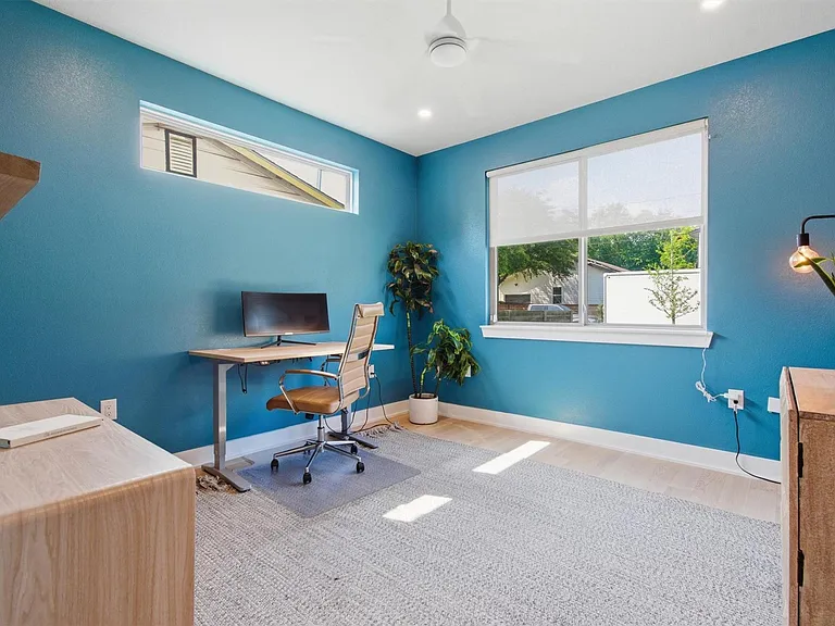 2710 Zaragosa St #A — Photo 6