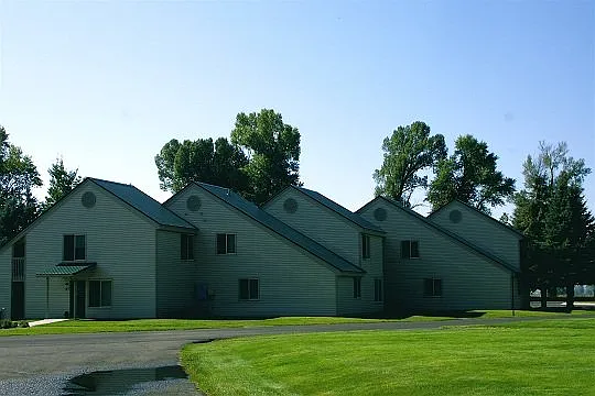 2000 Corner Creek Ln — Photo 1
