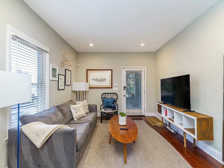 604 Glen Iris Dr NE #1 — Photo 5