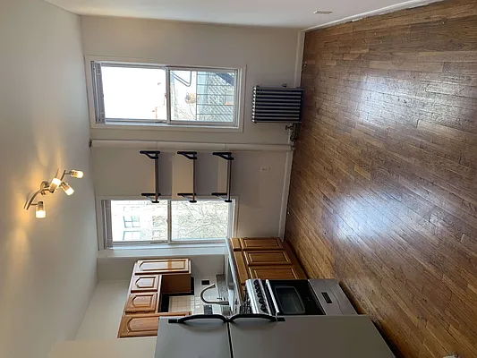 Rented by Flatiron Real Estate Advisors LLC | media 13