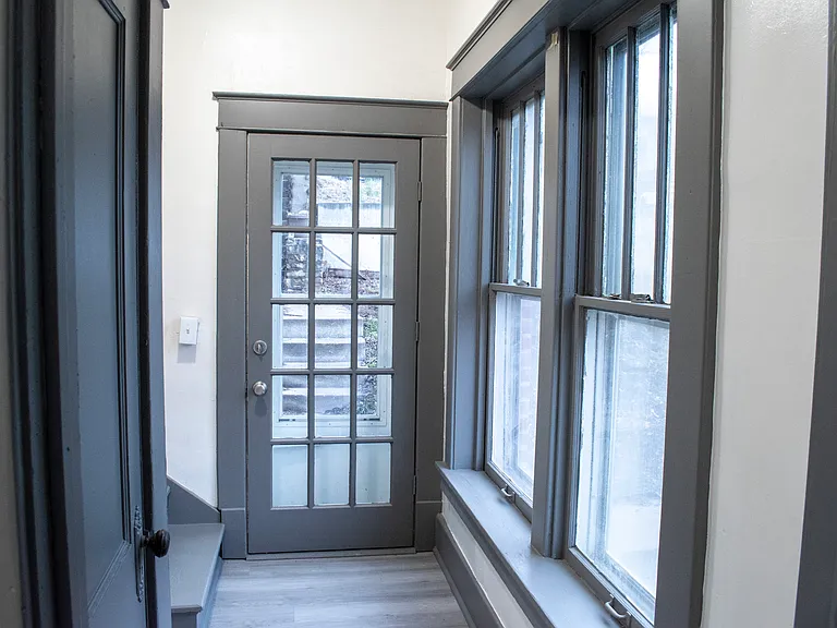 5727 King Hill Ave #1/2 — Photo 11