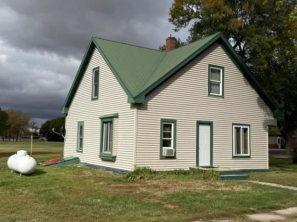 211 N 2nd St, Stickney, SD 57375