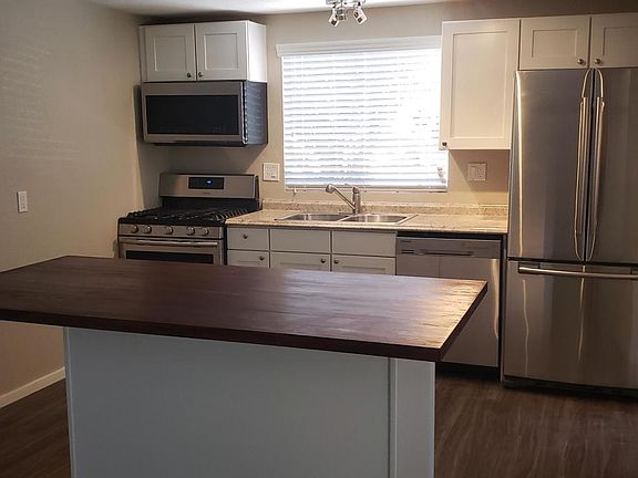5th image of 617 W Colt Cir