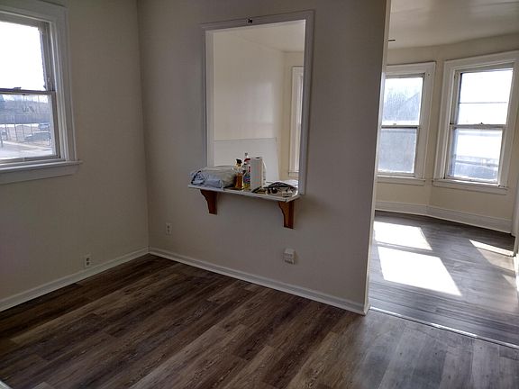 5th image of 59 Spruce St Floor 2