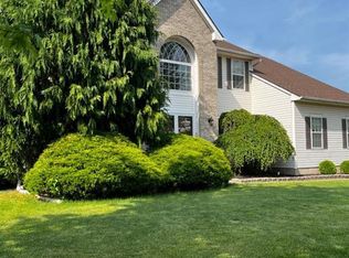 8 Hageman Rd, Somerset, NJ 08873