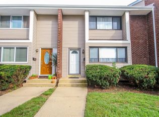 E5 Lincoln Ln, Dayton, NJ 08810