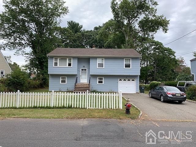 1st image of 1415 Greenwood Dr