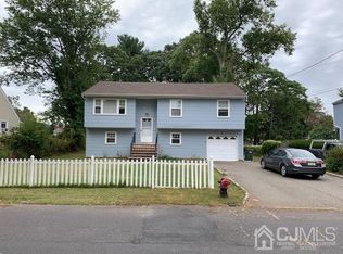 1415 Greenwood Dr, Piscataway, NJ