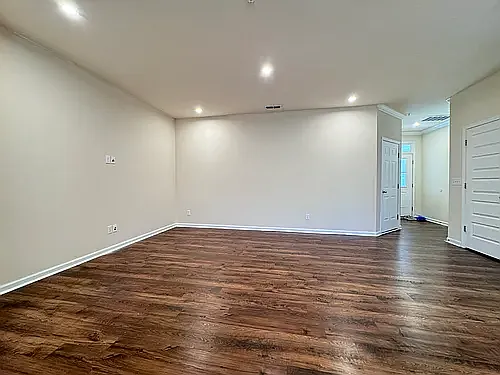 1408 Hopedale Dr — Photo 4