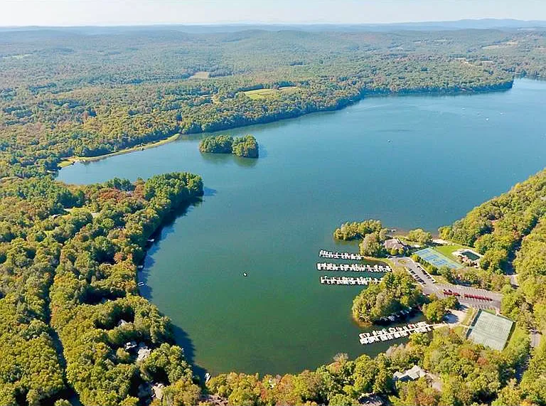 Woodridge Lake
