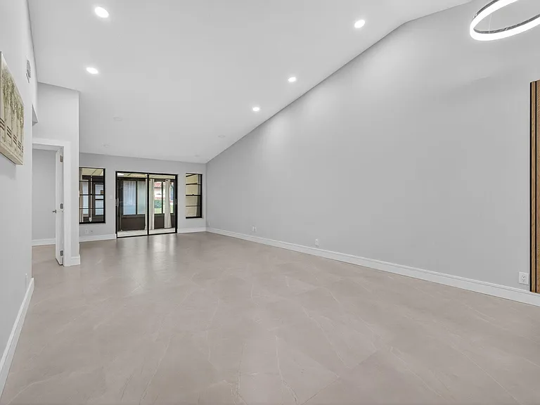 10924 Roebelini Palm Ct #A — Photo 19