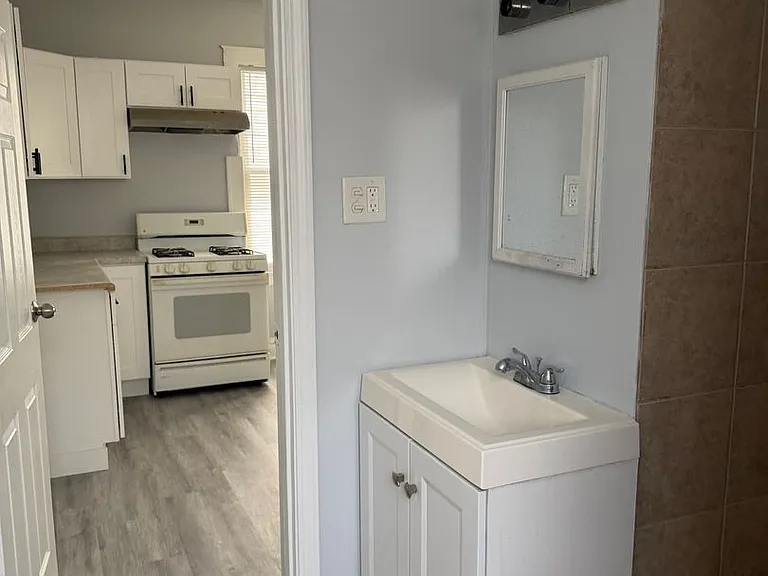 8531 S Burley Ave #2R — Photo 16