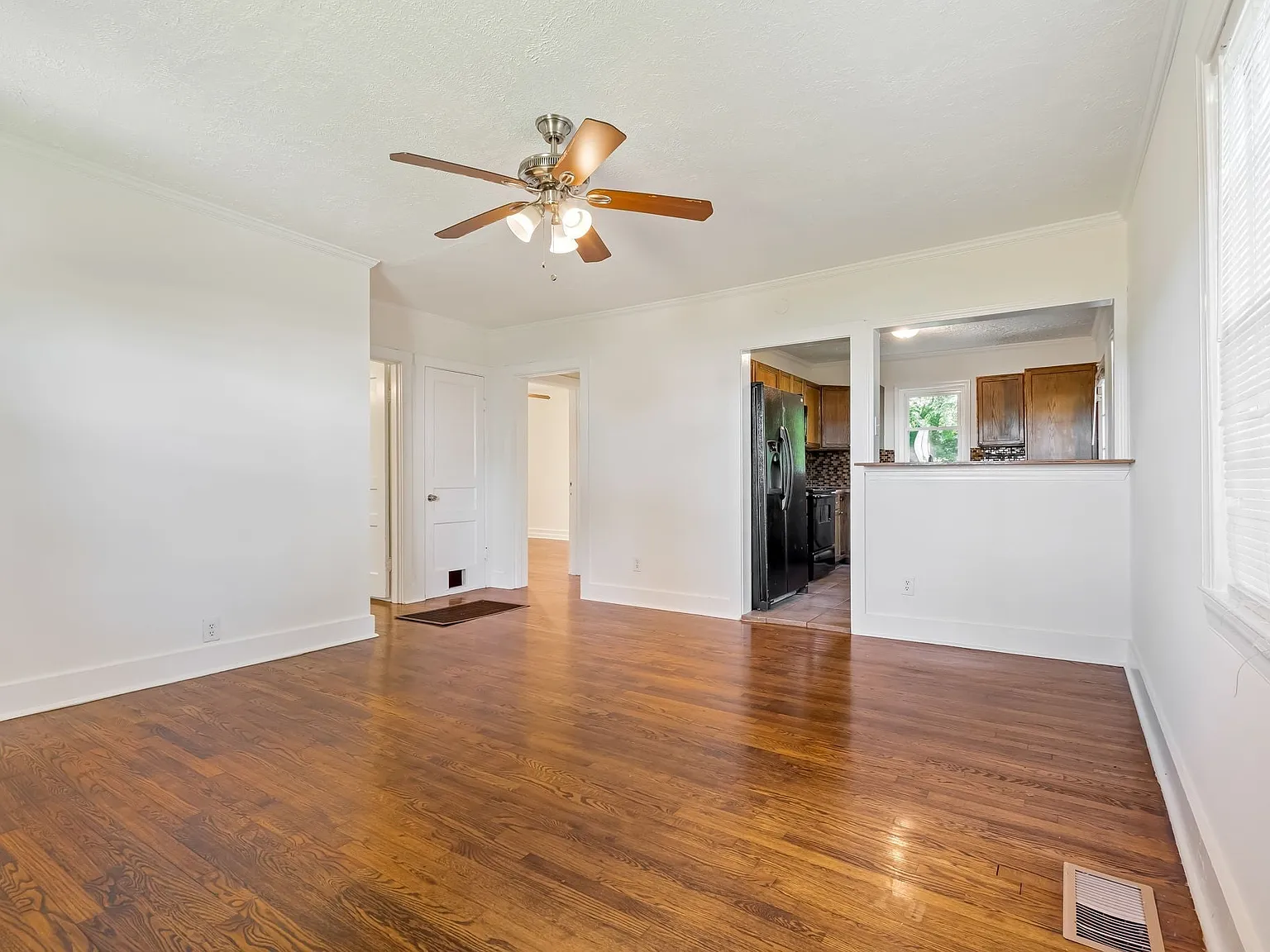 2 bed, 900 sqft, $1,375 — Photo 4