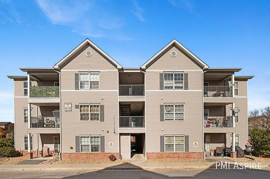 1221 Wren Ct #4-203