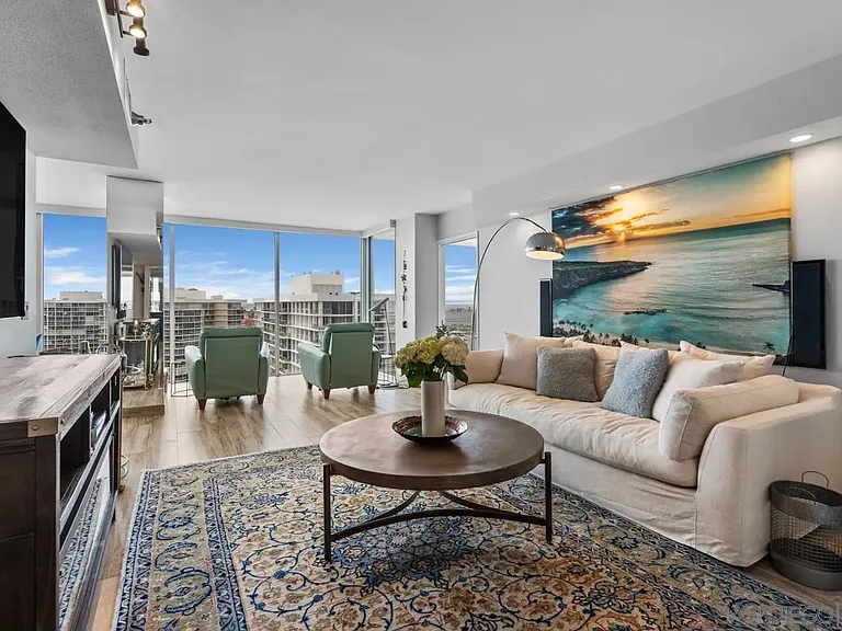 1810 Avenida Del Mundo #1606 — Photo 3