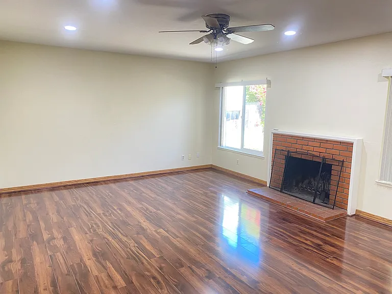 662 Catalina Dr — Photo 27