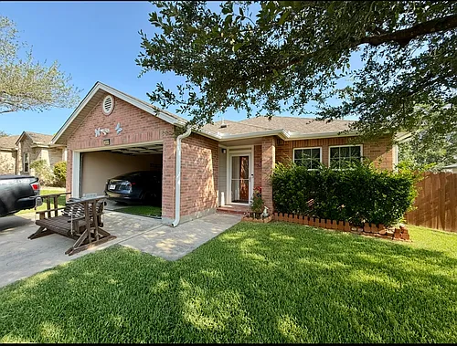 3058 Hill St Photo 1