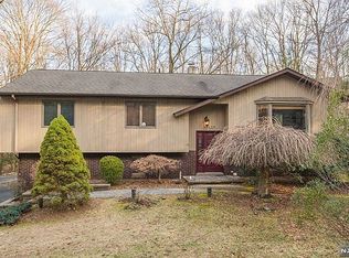 255 Kinnelon Rd, Kinnelon, NJ 07405