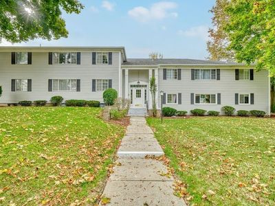 24 Colonial Pkwy APT B, Pittsford, NY, 14534