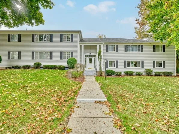 24 Colonial Pkwy APT B, Pittsford, NY 14534