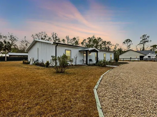 1031 NE White Oak Dr, Steinhatchee, FL 32359
