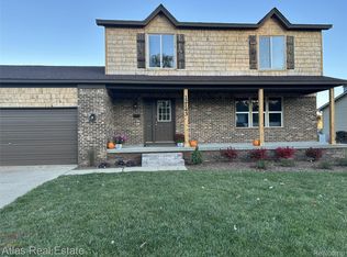 12143 Birchwood Ln, Grand Blanc, MI
