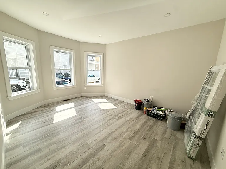 10 Cawfield St #1R — Photo 4