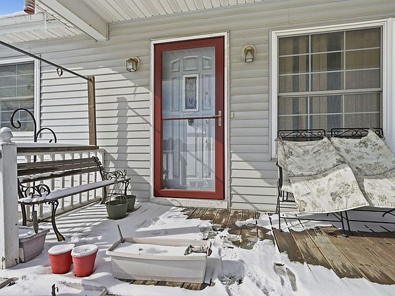 3rd image of 1549 Hayden Rd