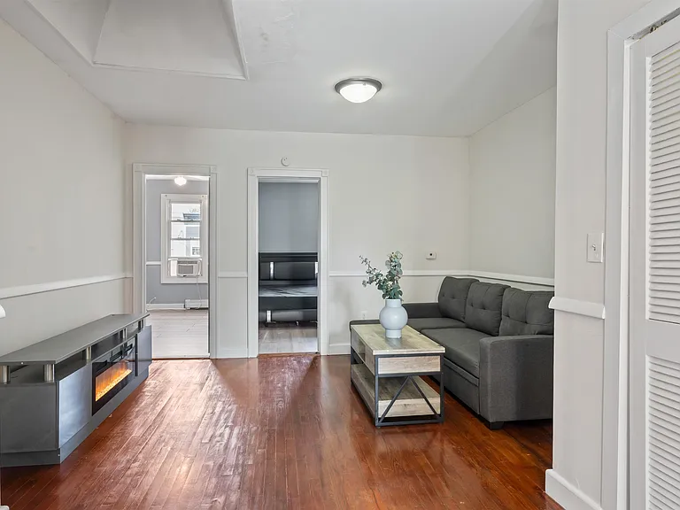 154 Van Horne St — Photo 10
