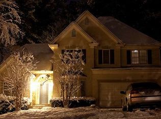 231 Waterford Cove Dr, Suwanee, GA