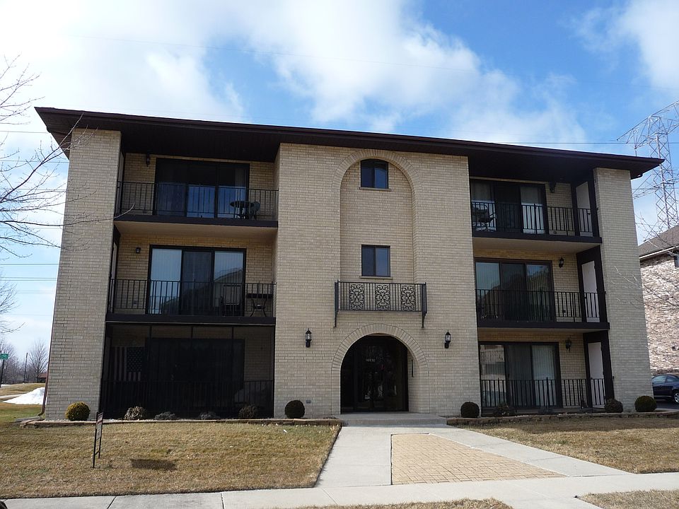 1st image of 16830 82nd Ave APT 3S