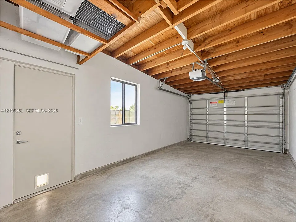 2130 Alamanda Dr