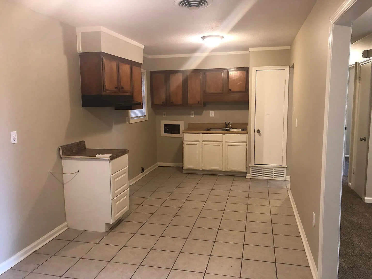 3 bed, 1091 sqft, $1,350 — Photo 4