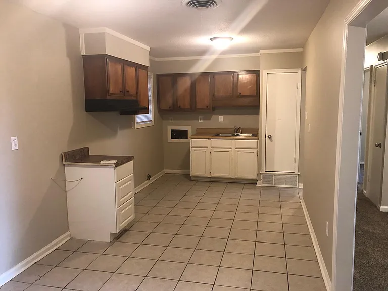 132 Woodfern Cv — Photo 4