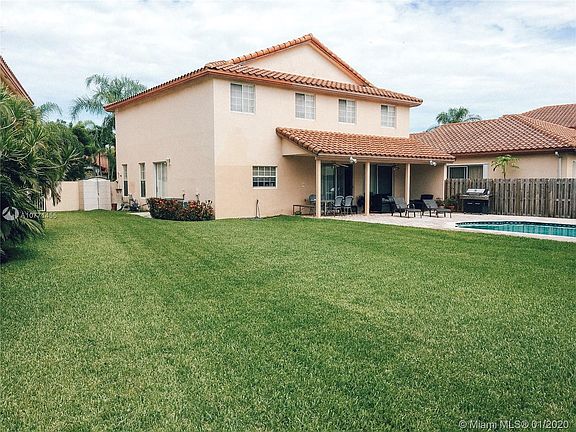 2nd image of 10621 NW 54th St
