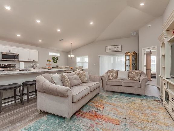 3rd image of 533 Vittorio Dr