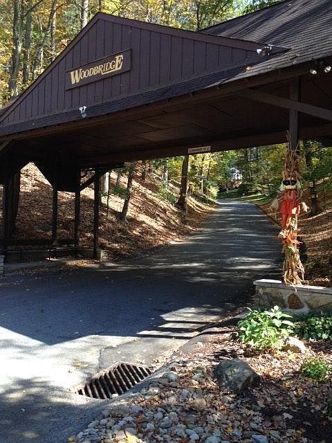 Community entrance from Thompson Run Road