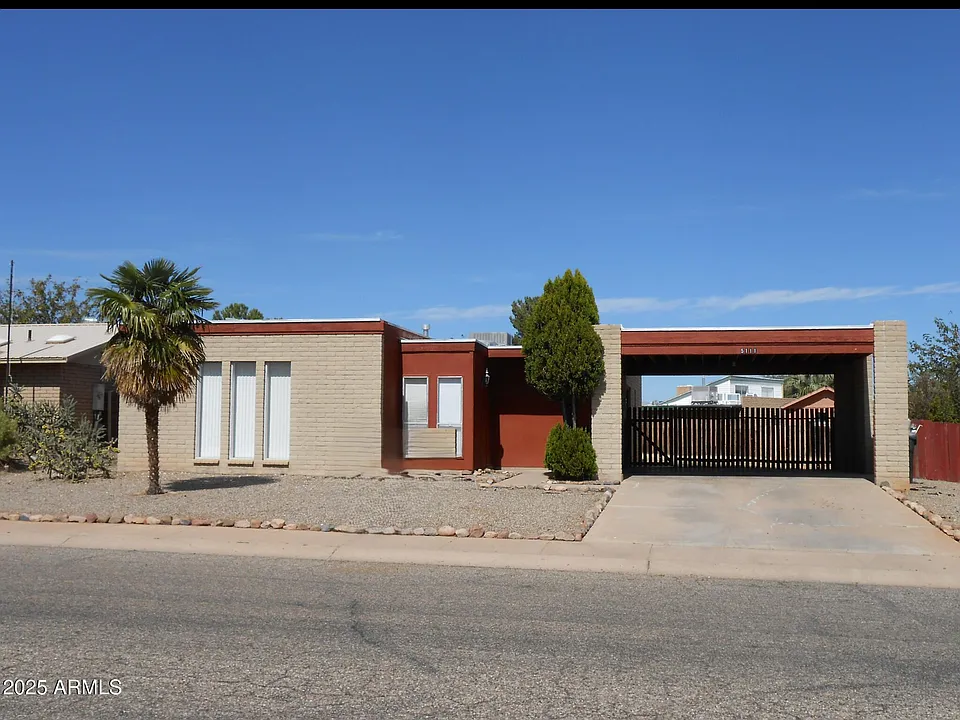 5111 Paseo Las Palmas St