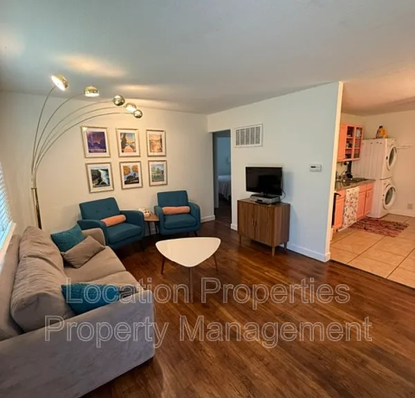 608 W 25th St #1 — Photo 2