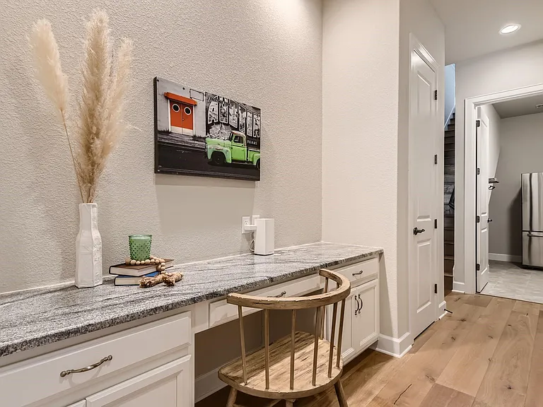 240 Townes Ct — Photo 22