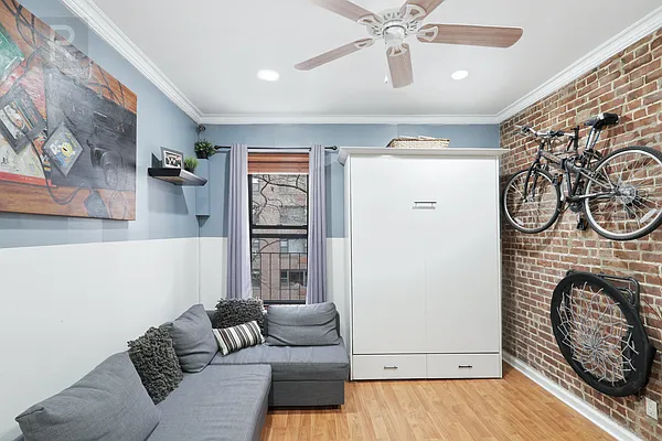 Sold by R New York | media 11