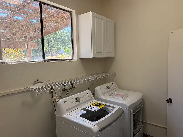 427 Bloom Ln — Photo 35