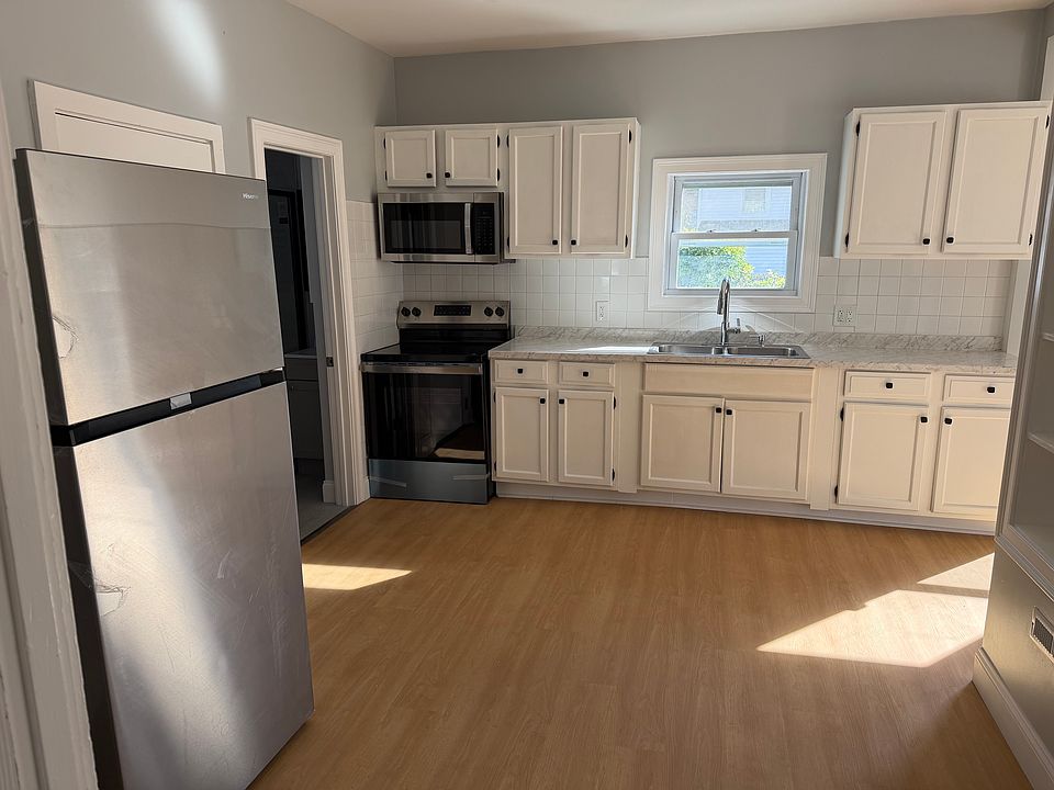 1st image of 45 Narragansett Ave #1