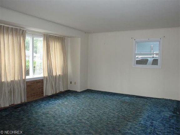 3rd image of 146 Larkmont Dr