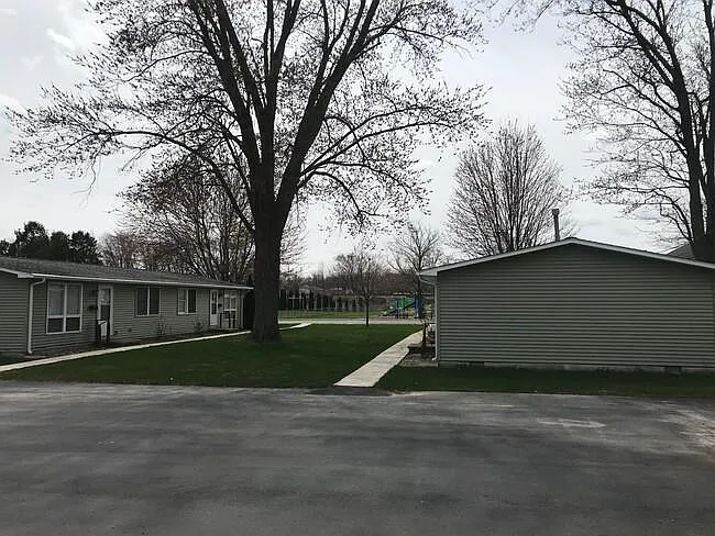 723 E Market St #B — Photo 2